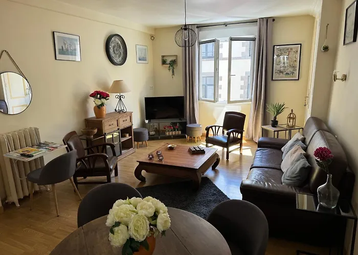 Les 3 Couronnes Apartment *